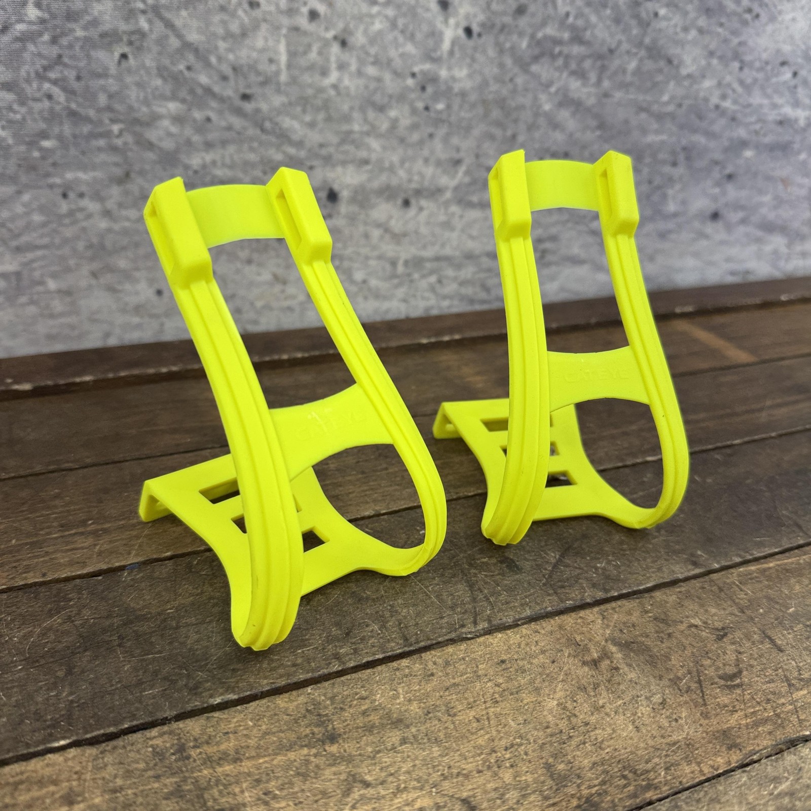 Vintage CatEye TC-200 Toe Clips Neon Yellow NOS Plastic 90s MTB Road Japan