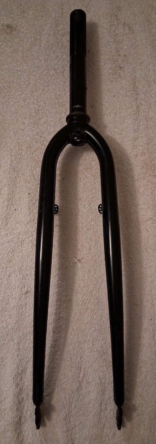 Giant Brand 700c Universal CRMO. Black Taiwan Fork 1″ X 7″ Threaded Gloss Black