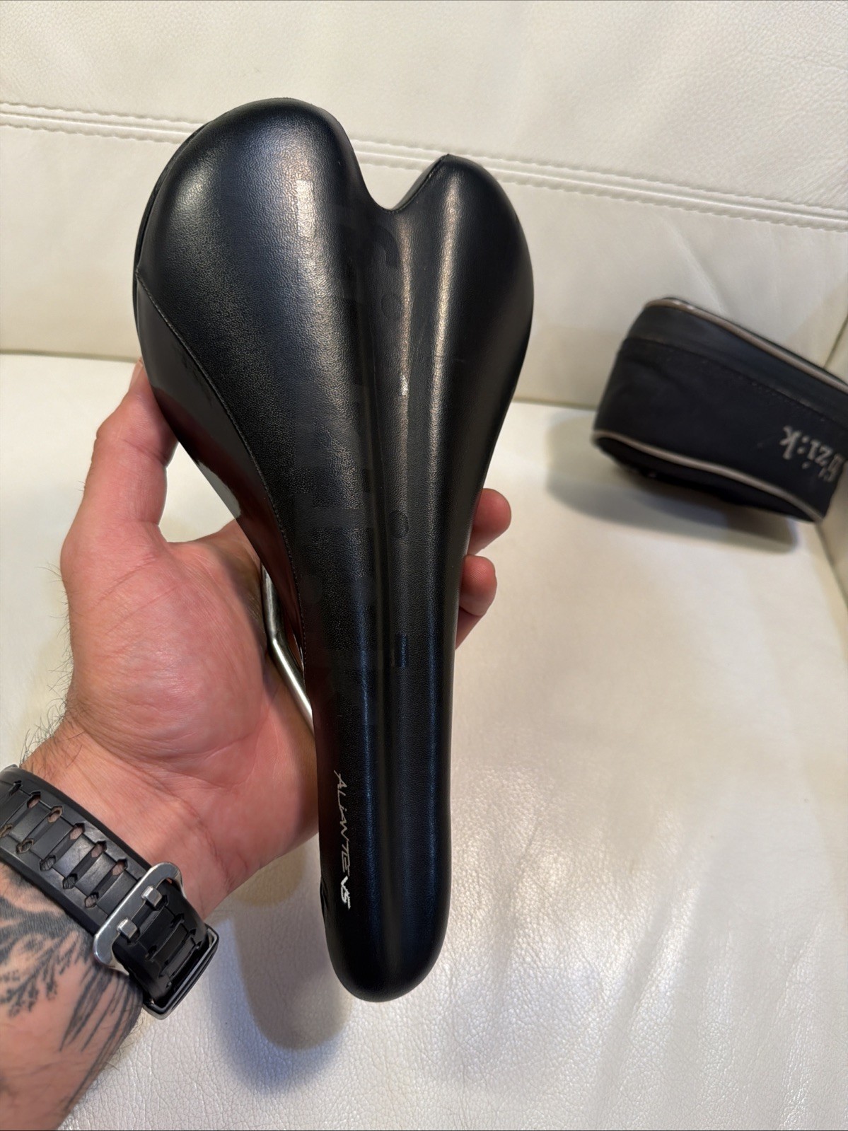 Fizik Aliante Vs Kium Rail Bike Saddle With Fizik Bag