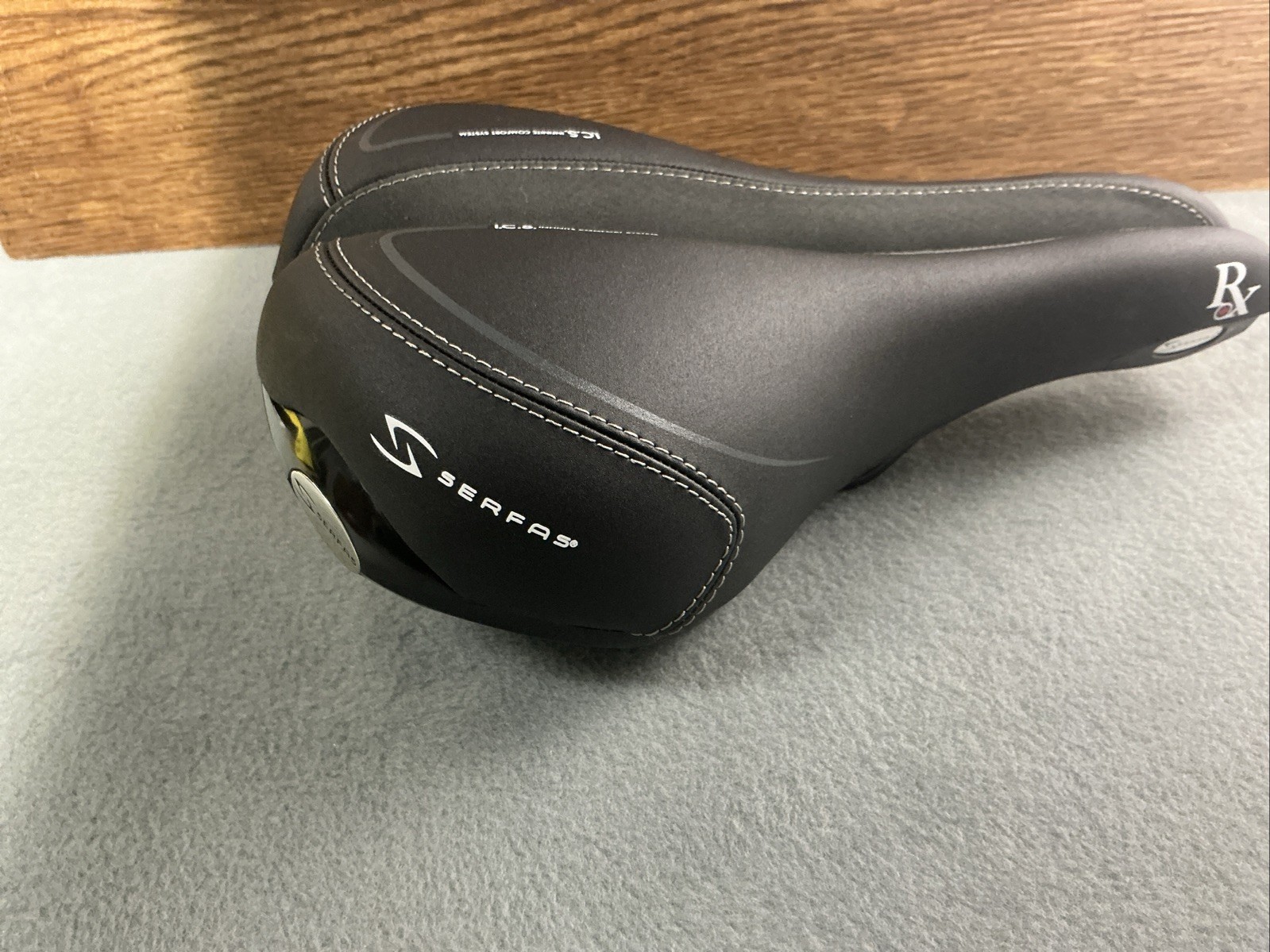 SERFAS RX-921V MEN’S RELAXED ROAD/MTB BIKE SEAT SADDLE 267mm X 171mm UNUSED