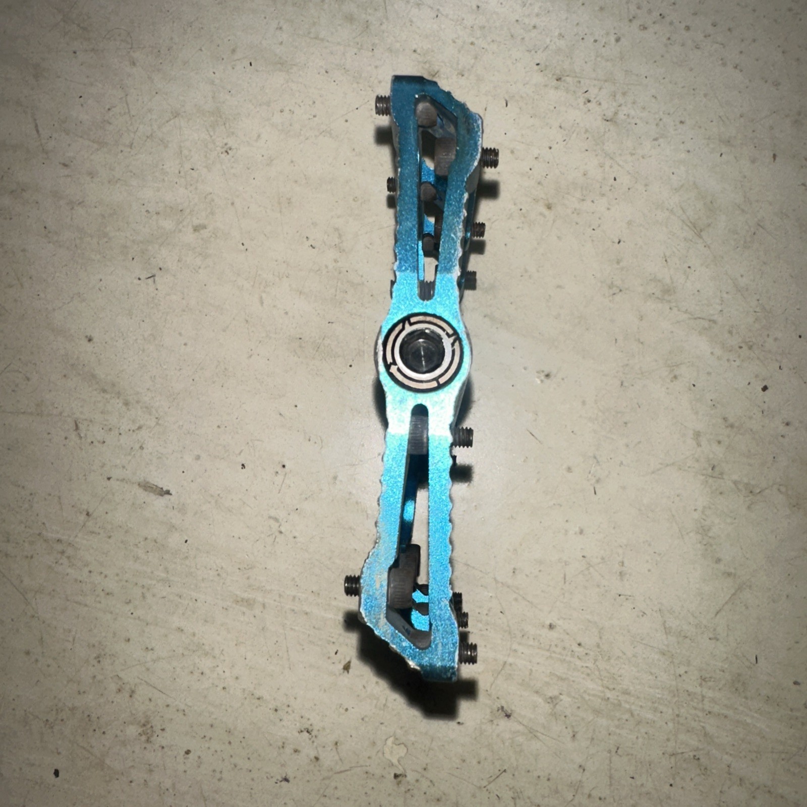 RIGHT Only DEITY Black Kat Pedals Blue Anodized Dual Side Flat Platform Pins