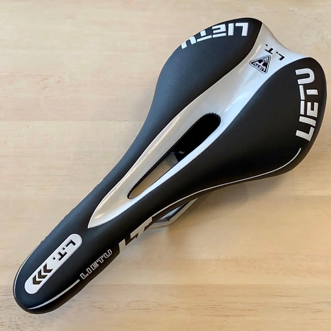 Bicycle Saddle Thin Black White Line Sporty Design for Road Cross Bikes