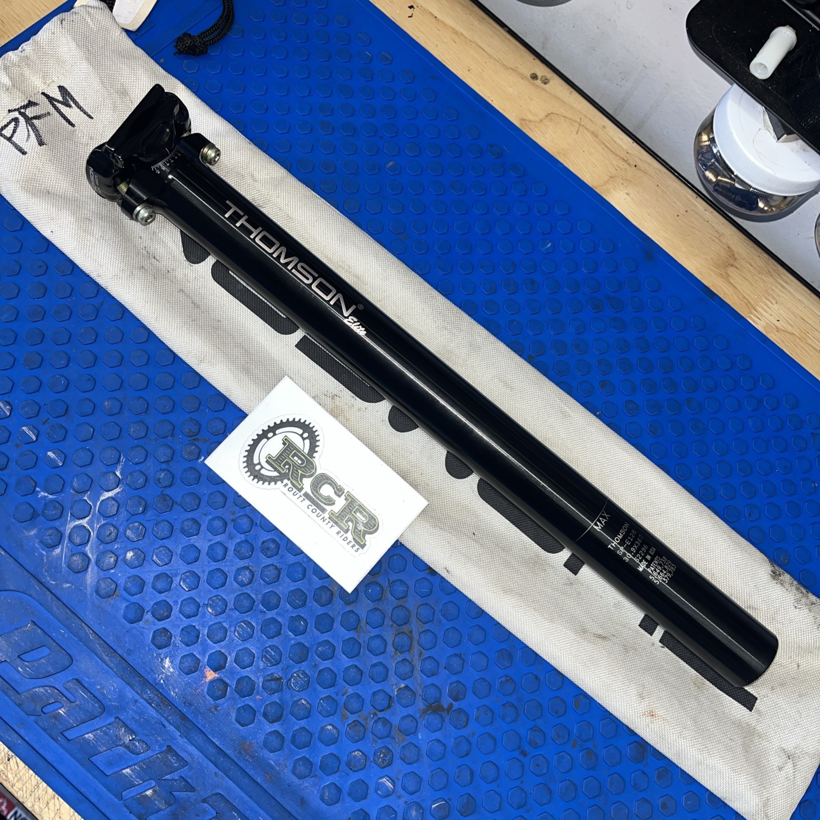 Thomson Elite Seatpost 30.9mm 367mm Long 0mm Offset 7x7mm Round Rails Black
