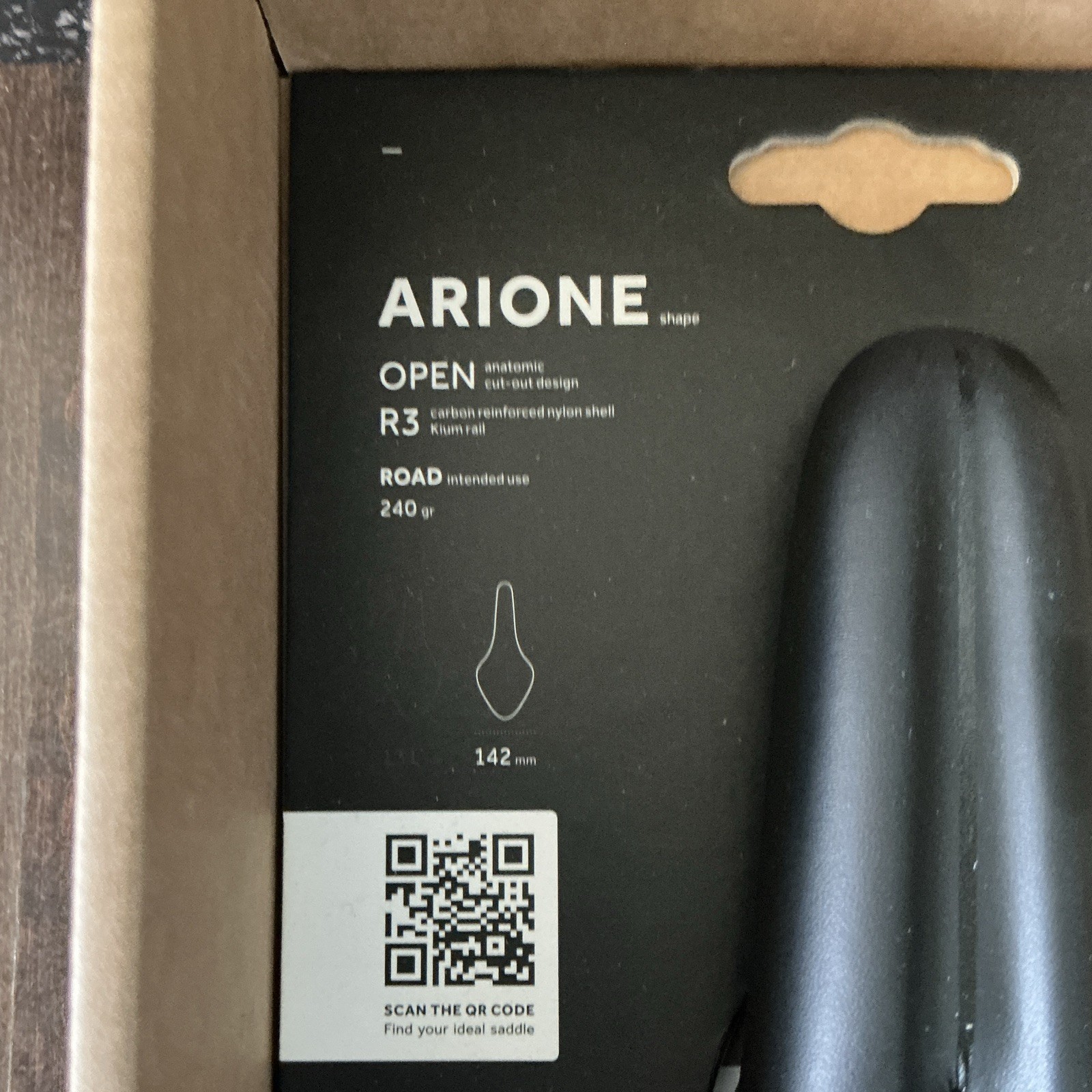 fi’zi:k Arione R3 Open Cutaway Road Bike Saddle, Black 142mm