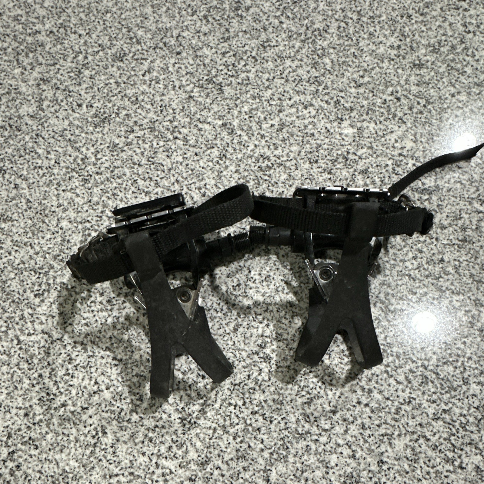 Black Metal Bicycle Toe Clip Pedals w/ Straps, 9/16 in Axle, Loose Bearings