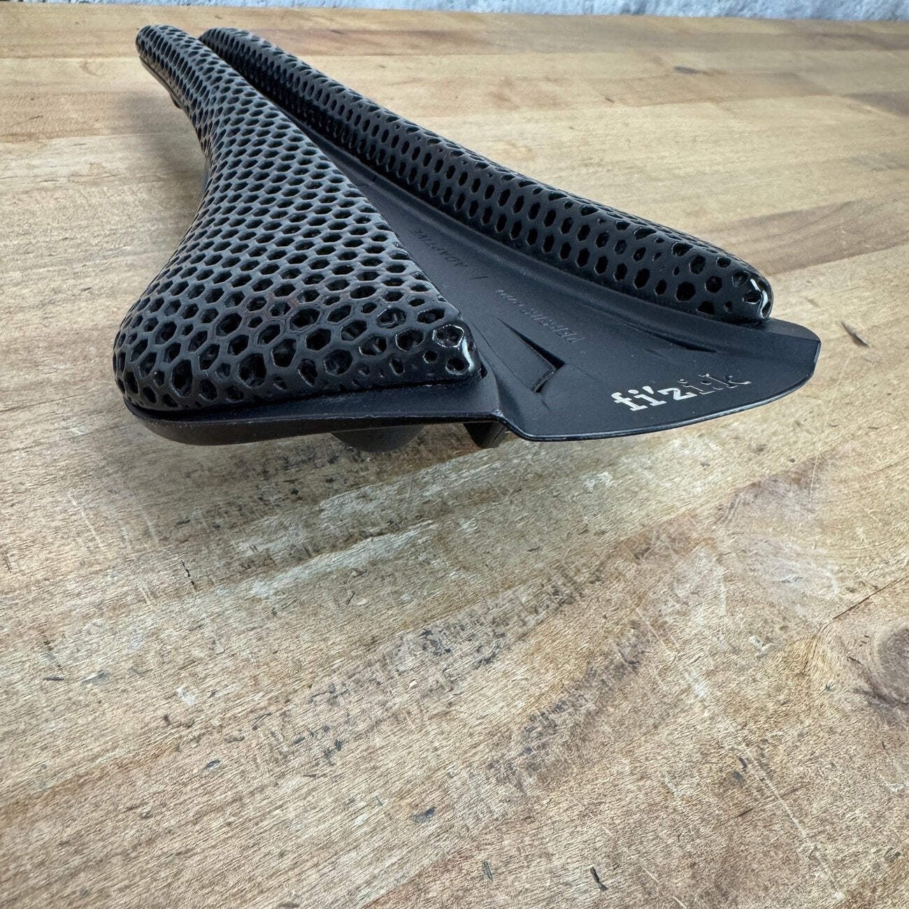 Low Mile! Fizik Antares VS Evo Adaptive 139mm 7x9mm Carbon Rails Saddle 116g