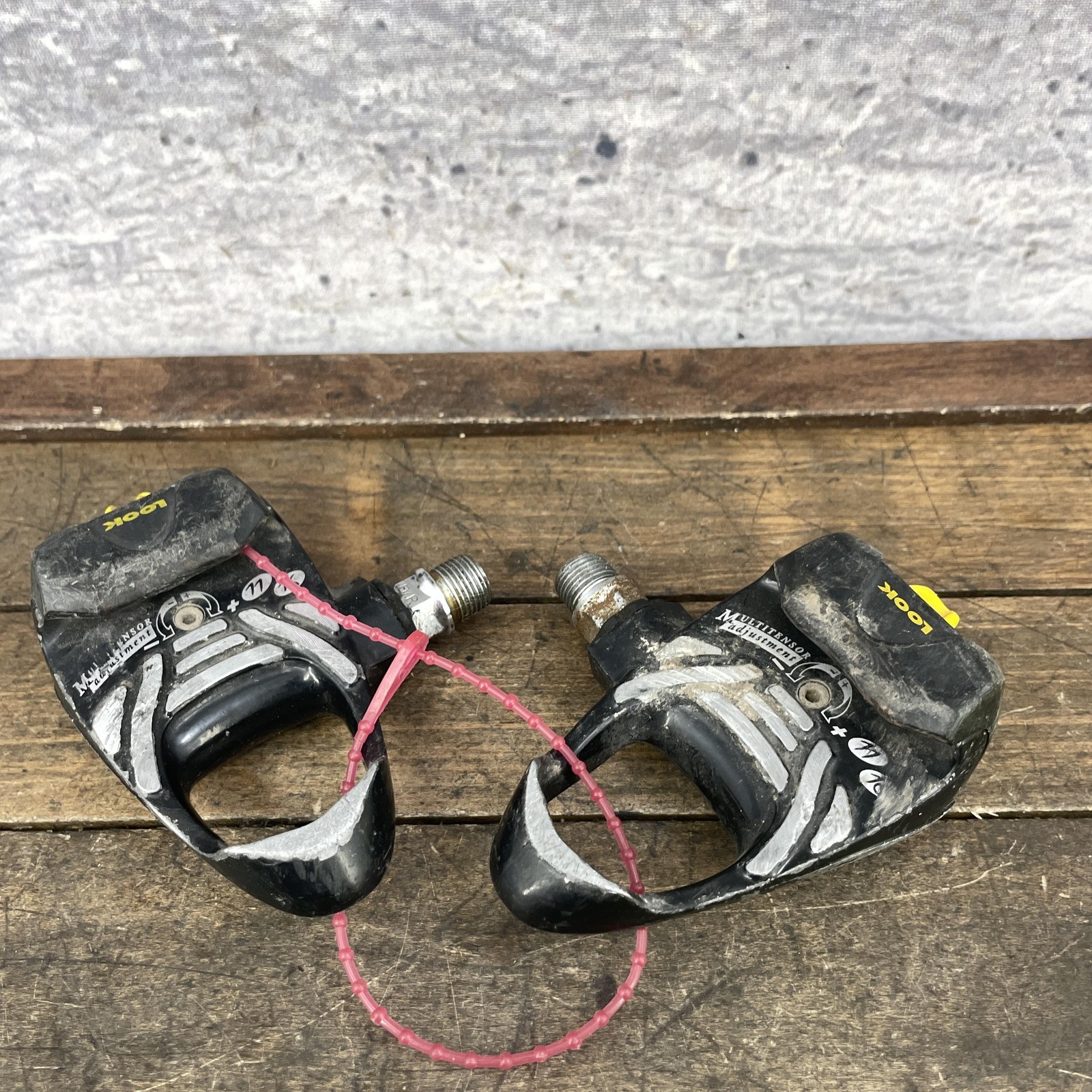 Vintage Look Free-Arc Clipless Road Bike Pedals 9/16 Black Pair 390g France