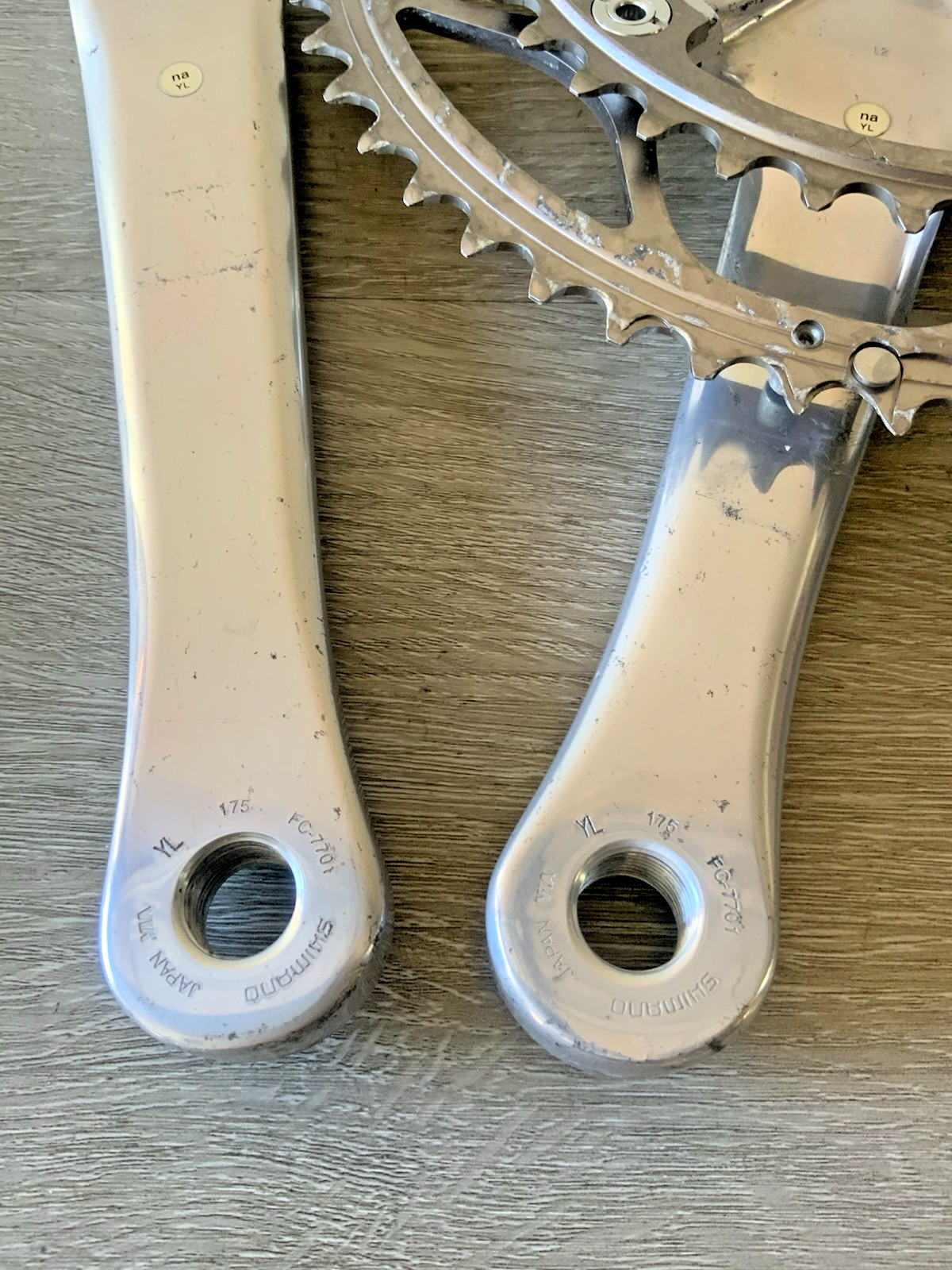 SHIMANO DURA ACE CRANKSET 7701 DOUBLE 53-39 TOOTH 175 MM ARMS OCTALINK