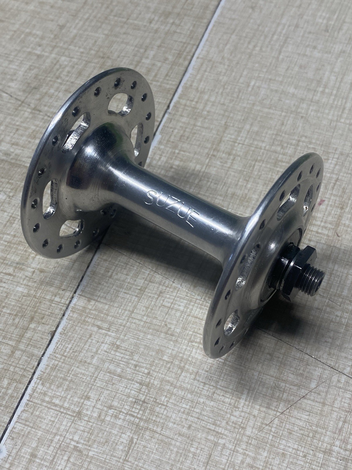 SUZUE FRONT HUB HIGH-FLANGE 36-HOLE 100 MM SPACING, QR