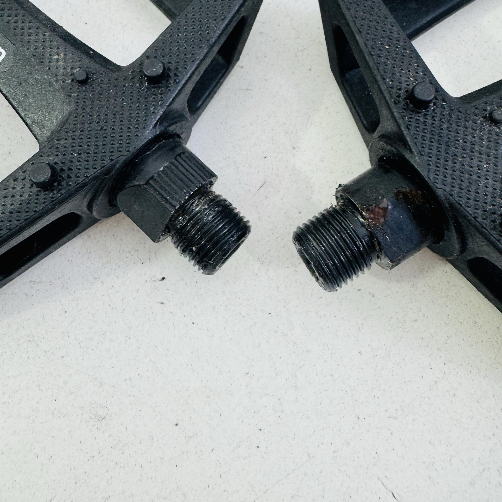 Vintage Fyxation Platform Bike Pedals 9/16″ Pair Black Plastic MTB BMX A56