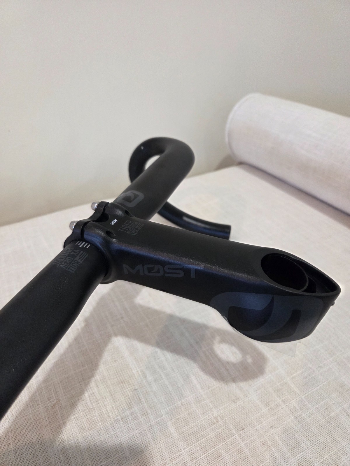 Most Jaguar Aero XA TICR Handlebar 46cm + Most Tiger Stem 120mm (Pinarello OEM)
