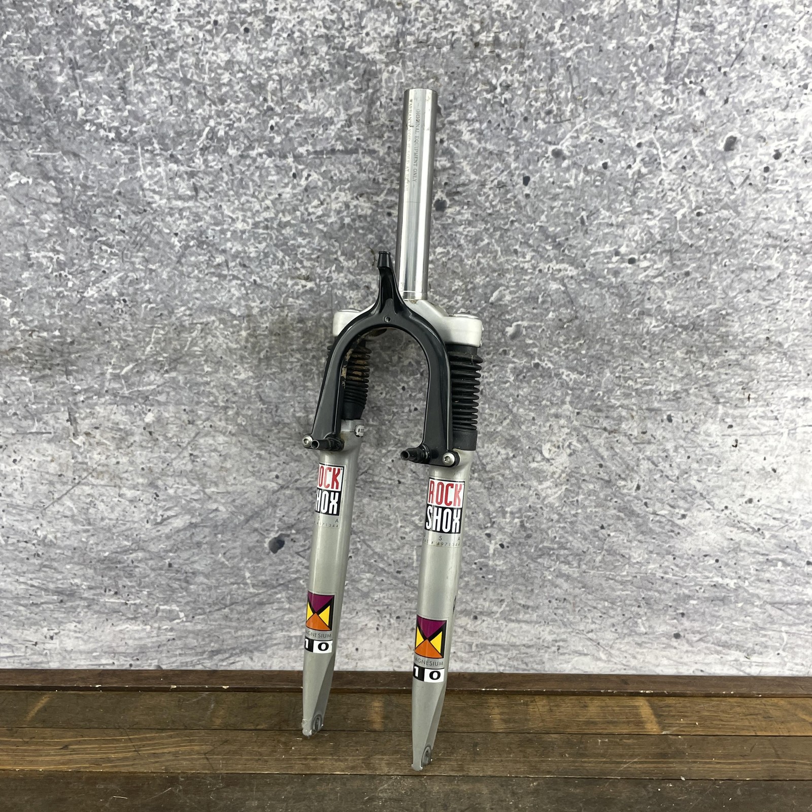 Vintage RockShox MAG 10 Fork 26in 1-1/8 Threadless 6.75in Steerer 90s MTB