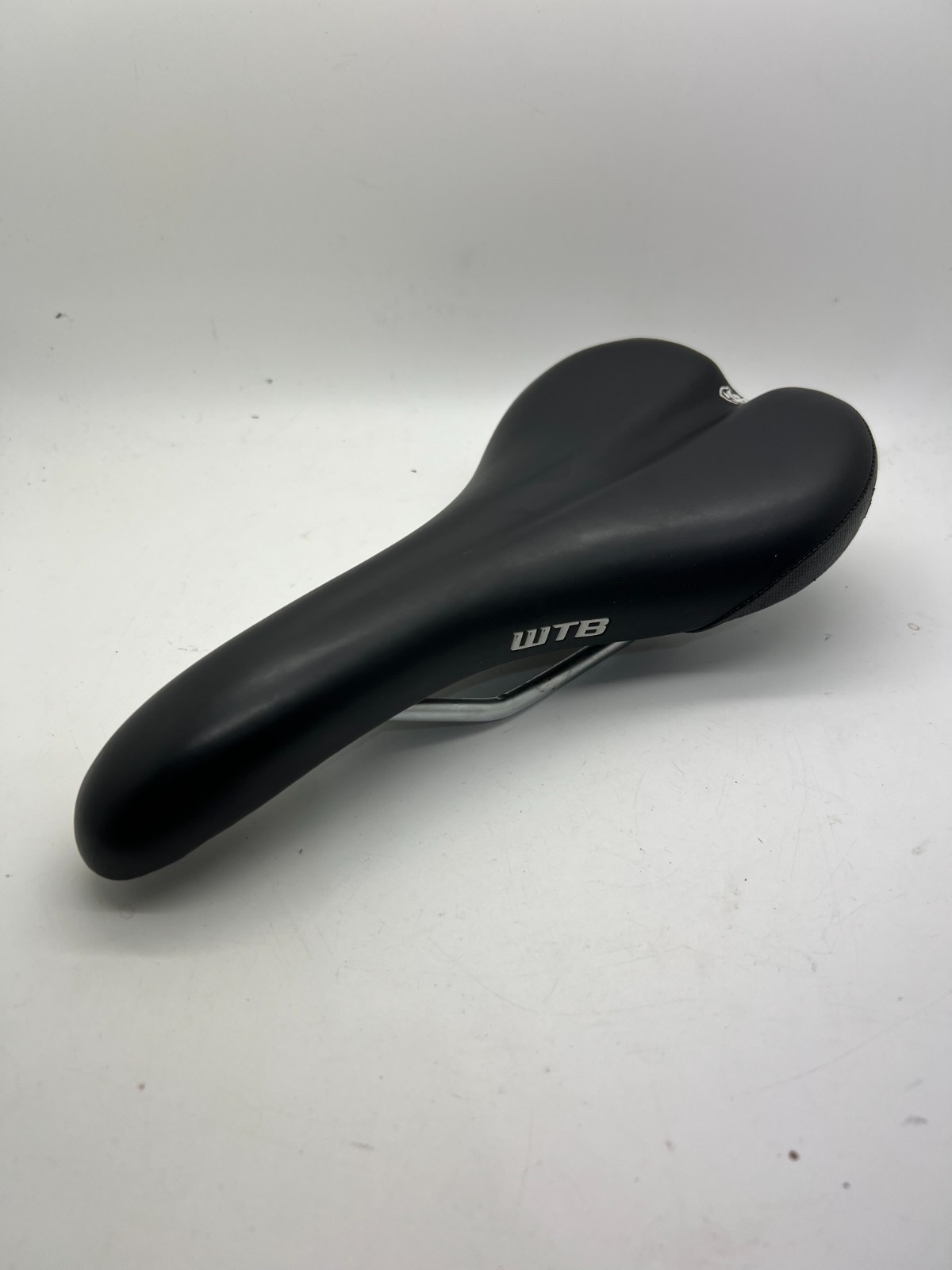WTB Wilderness Trail Bikes Trail Hybrid Commuter Saddle Seats