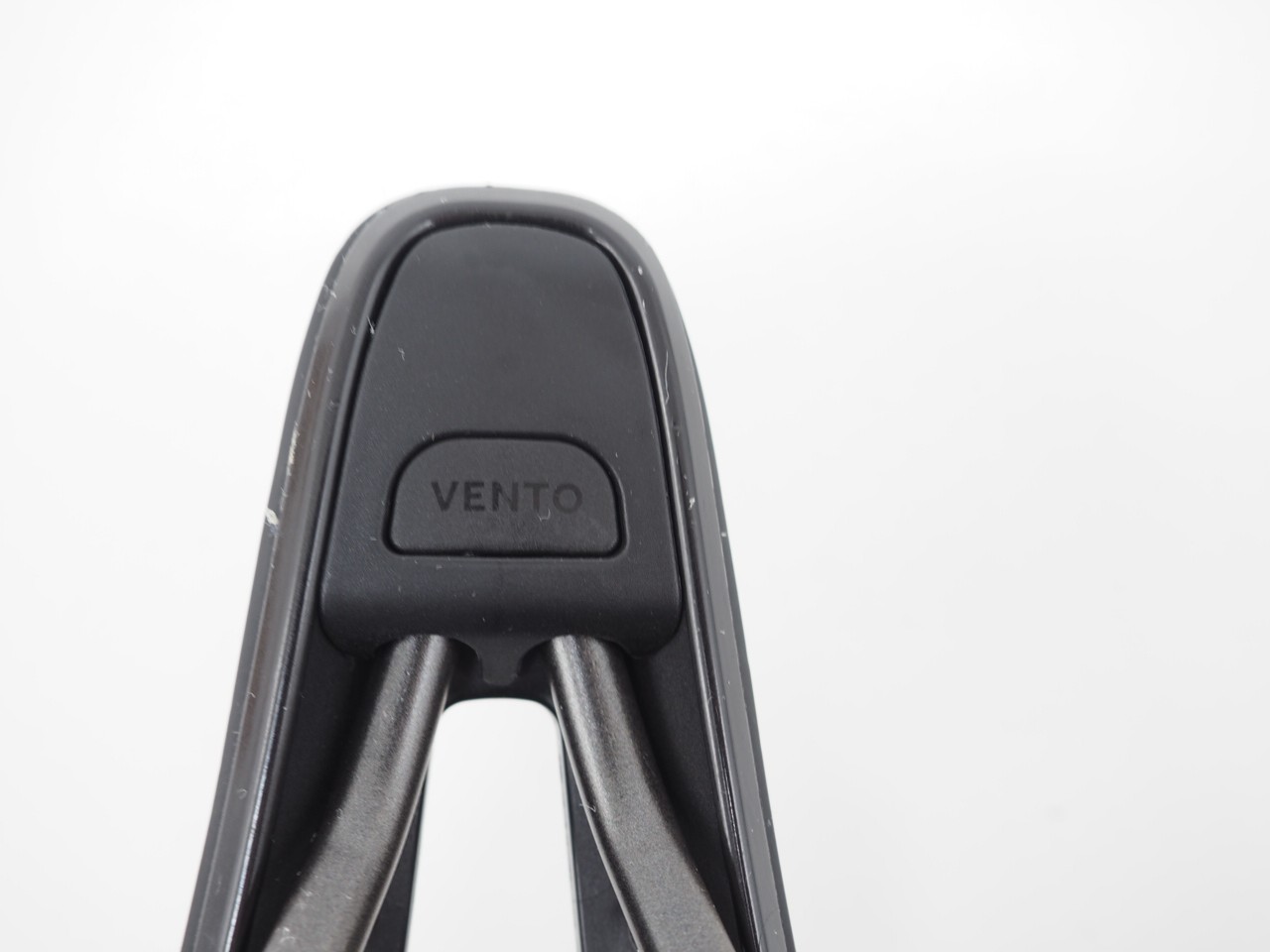 Fizik Argo Vento Road Bicycle Saddle K:ium Rails 140mm x 265mm Black