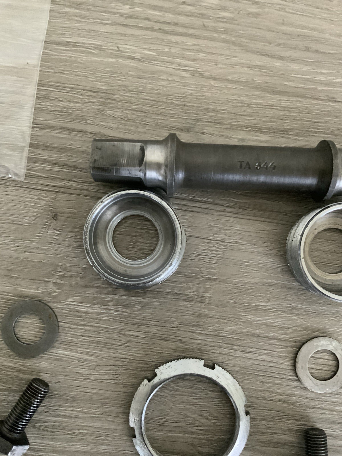 SPECIALITES TA BOTTOM BRACKET BRITISH THREADED 68-114 MM