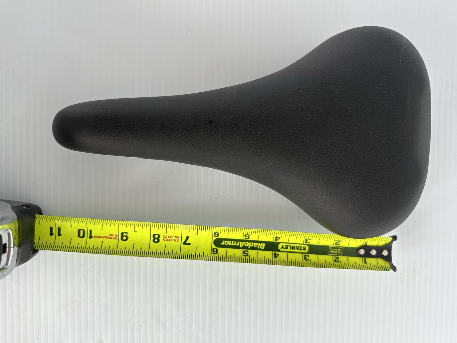NOS GT OEM Mountain Bike Saddle Black Take-Off Seat Vintage 1990s Never Ridden