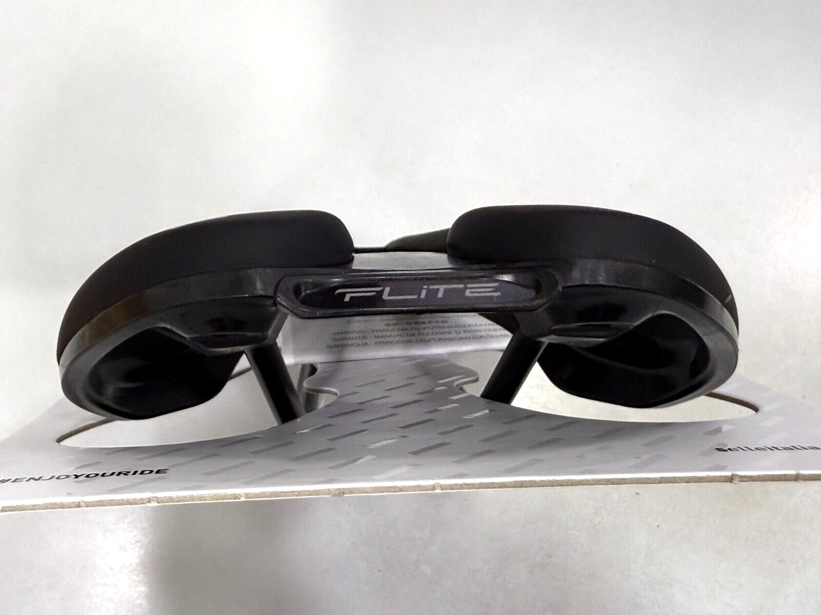 Selle Italia Flite Boost TM Superflow Manganese Rail Saddle L3 (145x250mm) Black