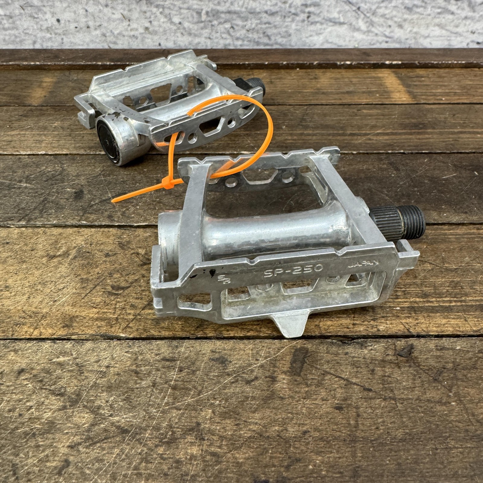 Vintage SR SP-250 Platform Bike Pedals 9/16 Silver Pair 365g Japan BMX Caps
