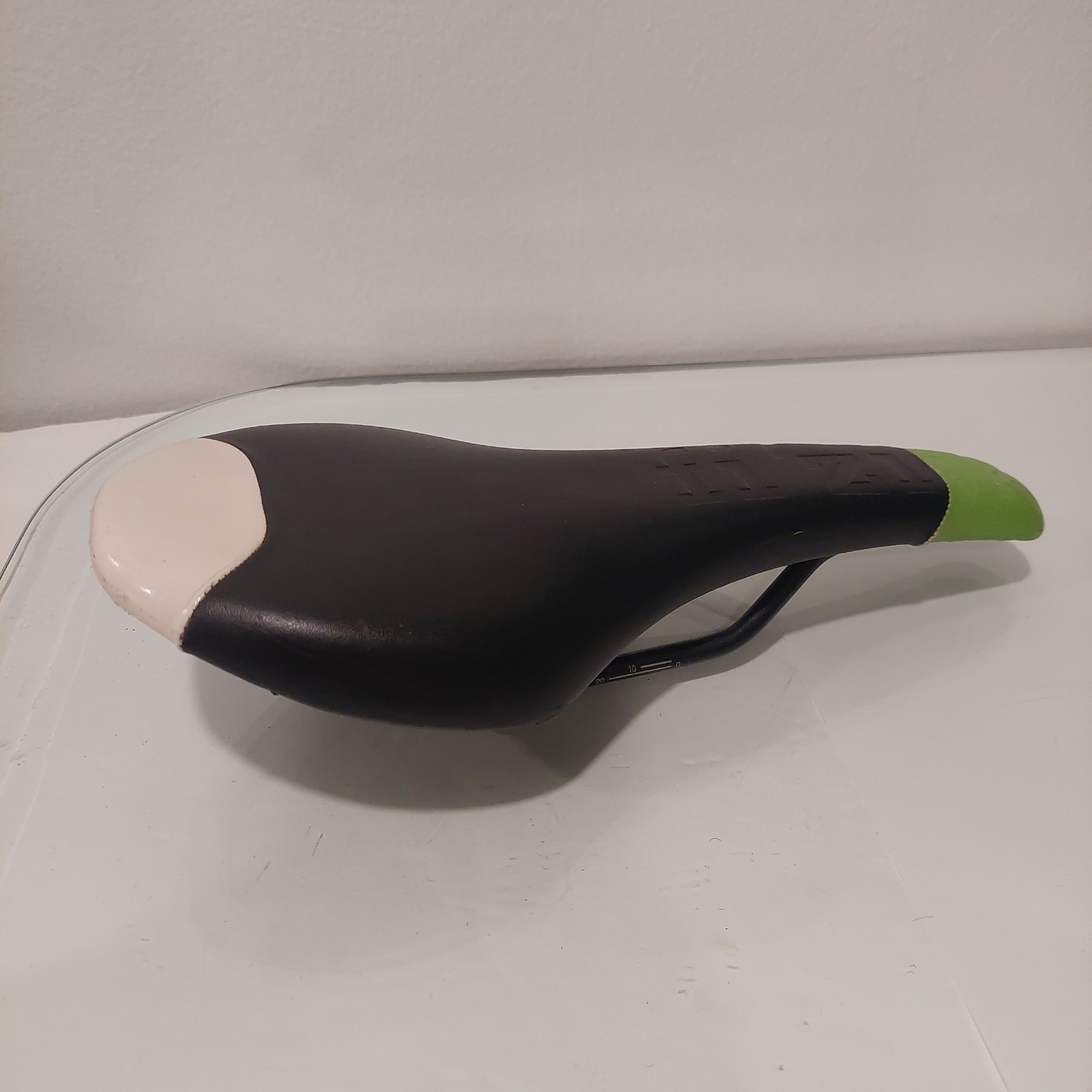 Fizik Tundra 2 Saddle Manganese Hollow Rails Black Green White Handmade In Italy