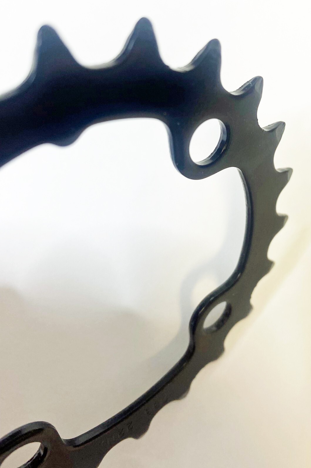 SR Suntour 582-22N 22-Tooth 64 BCD 4-Bolt 8/9/10-Speed Black Chainring – nos