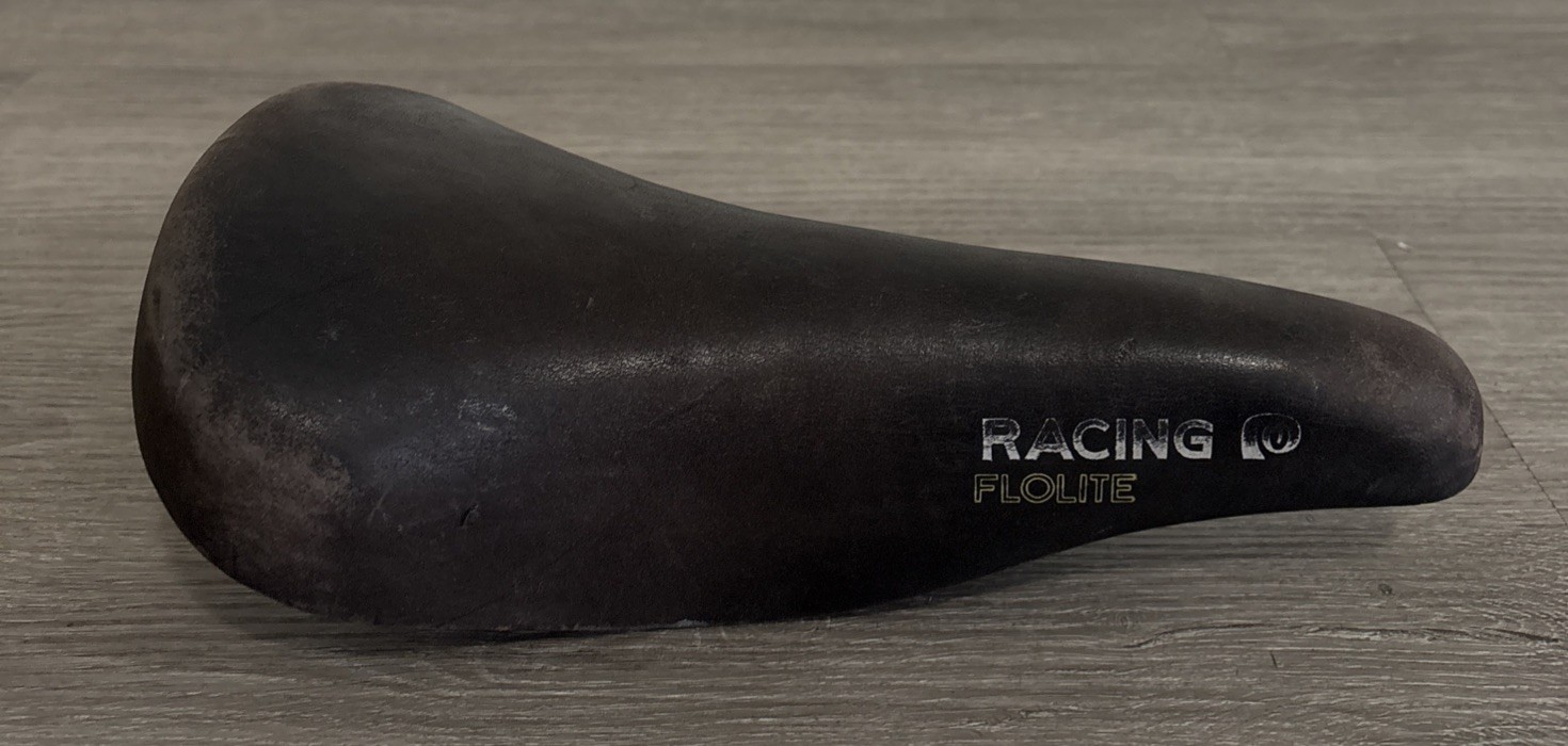 PEARLIZUMI RACING FLOLITE LEATHER SADDLE BROWN 340 GRAMS 278 X 143 MM