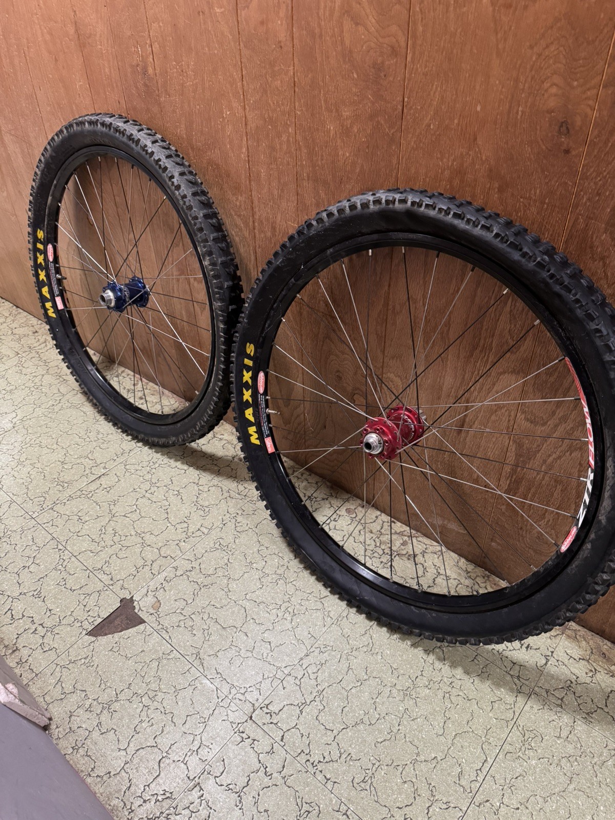 Chris King / Stans vintage downhill / freeride wheels 20mm F / 150mm R
