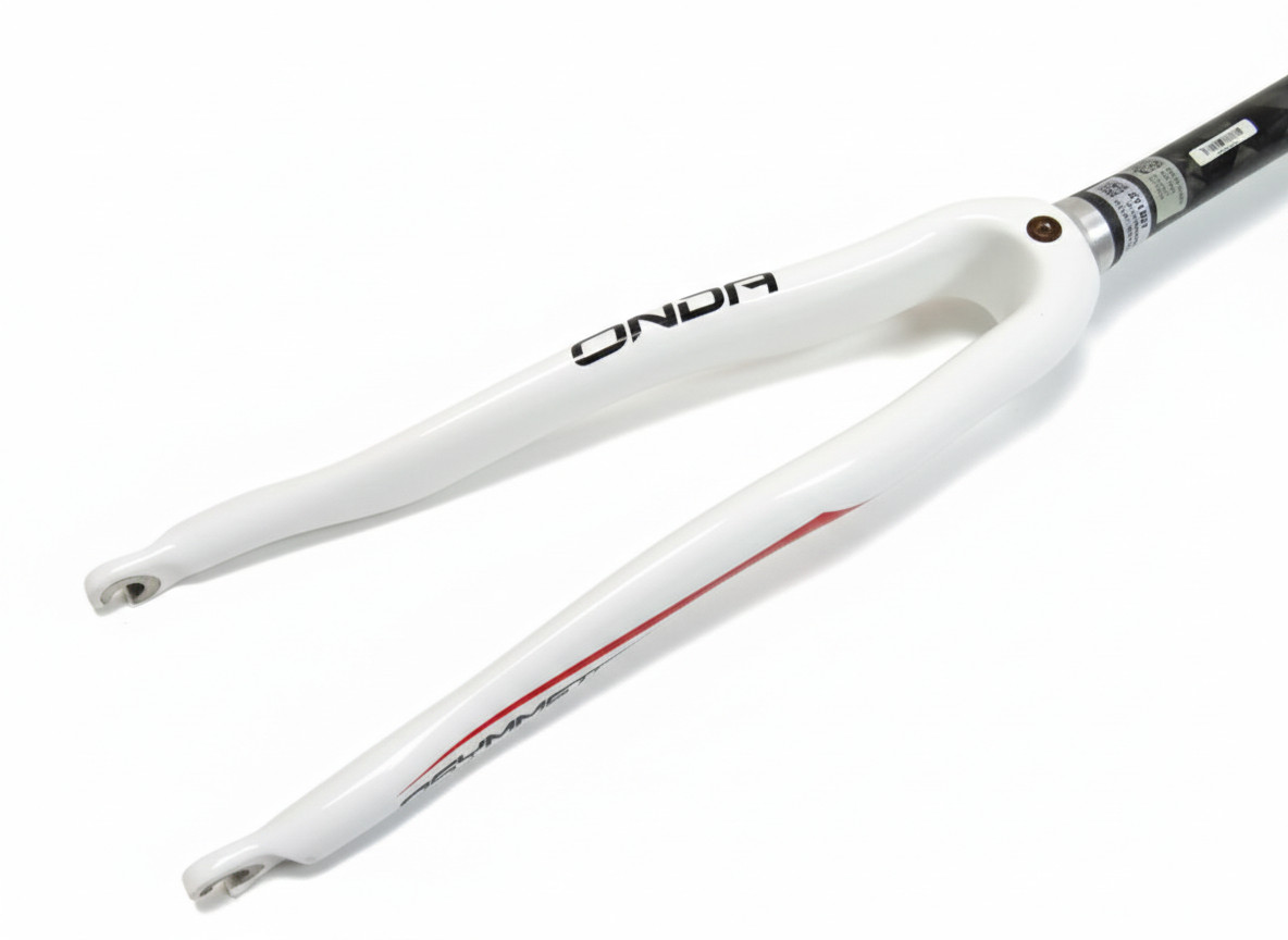New Pinarello Paris Full Carbon Fork 700c Rim Brake 1-1/8 to 1-1/4 Tapered QR 45