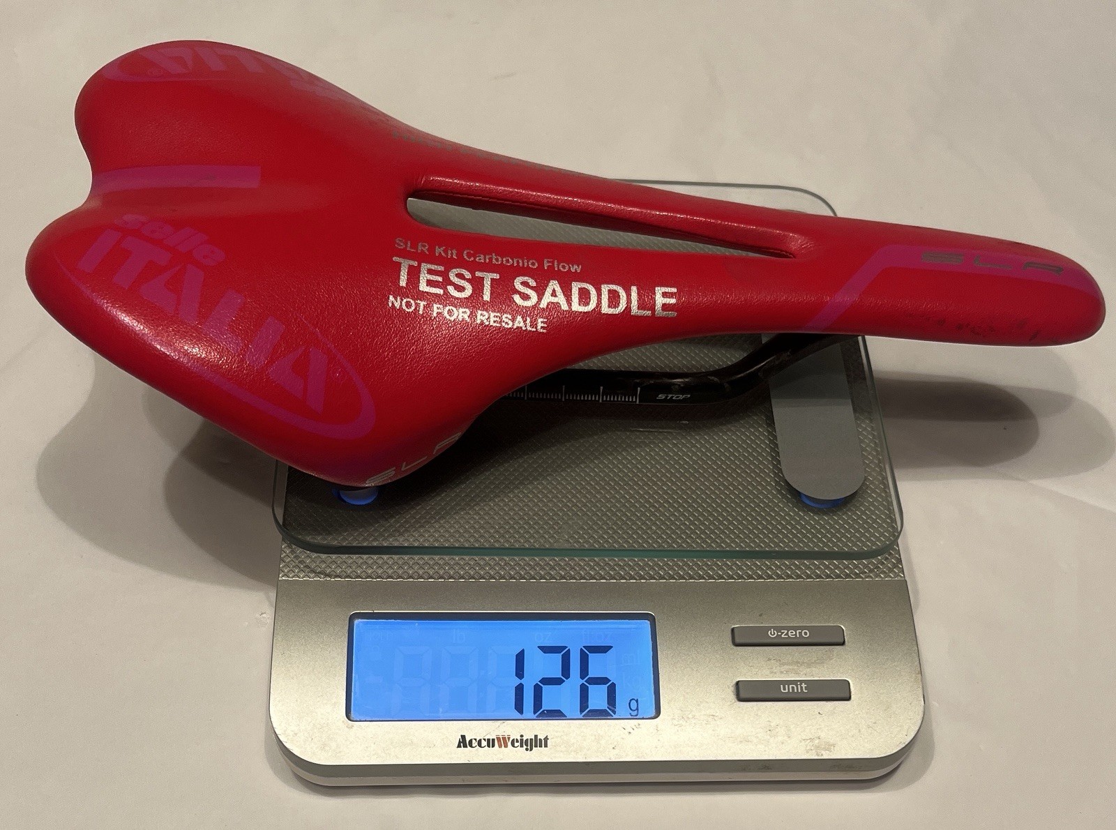 Selle Italia SLR Kit Carbonio Flow TEST Saddle Red Carbon 126g 275mm x 135mm