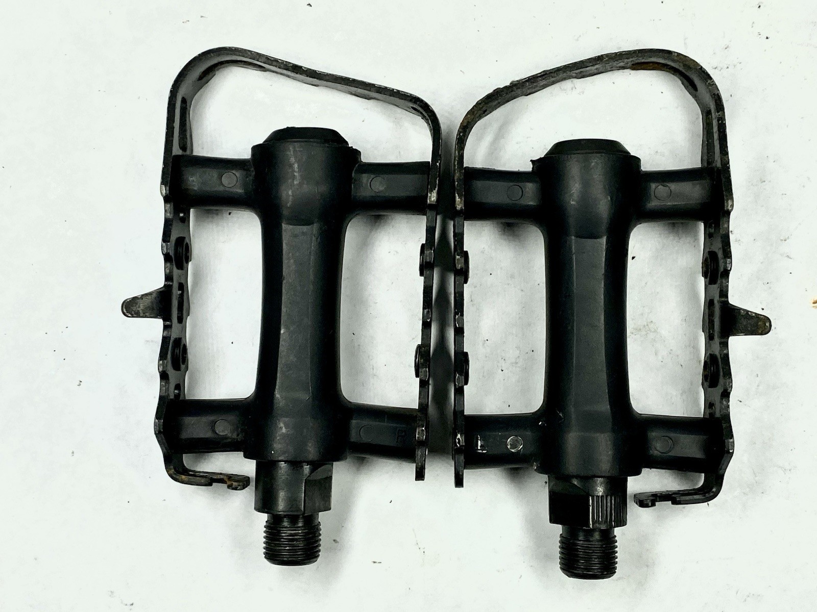 Sakae MTP-170 Platform Pedals w/ Cateye Toe Clips Vintage MTB 9/16” Black