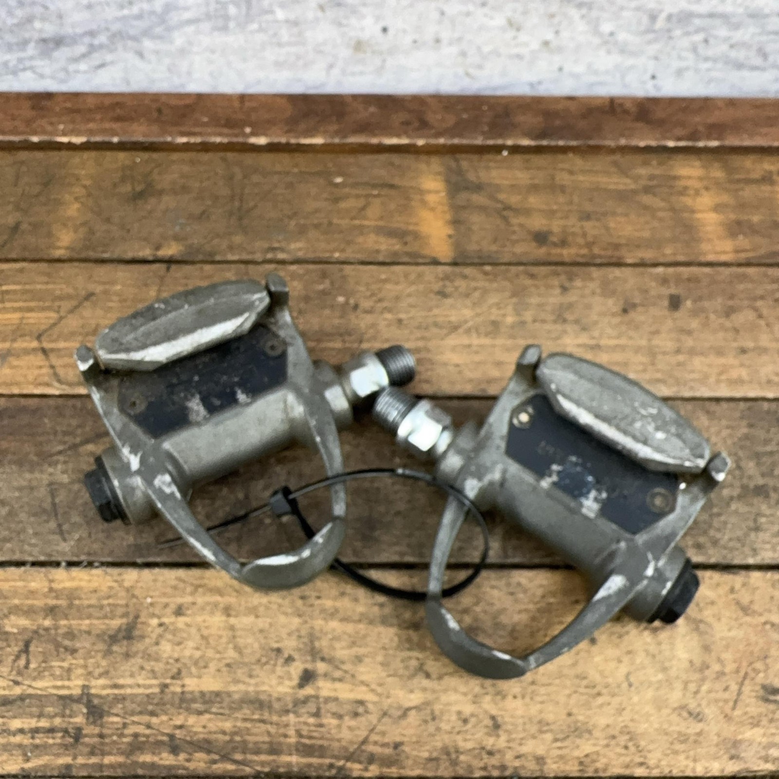 Vintage Mavic Clipless Road Bike Pedals 9/16 Silver Pair LOOK Alloy