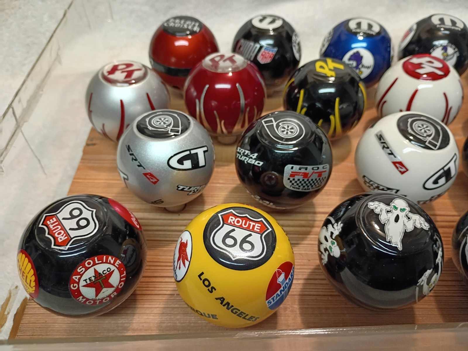 Lot Of 22 Custom Round Ball Gear Shift Knobs. Resin? Non-Threaded. Gr8t Mix!!