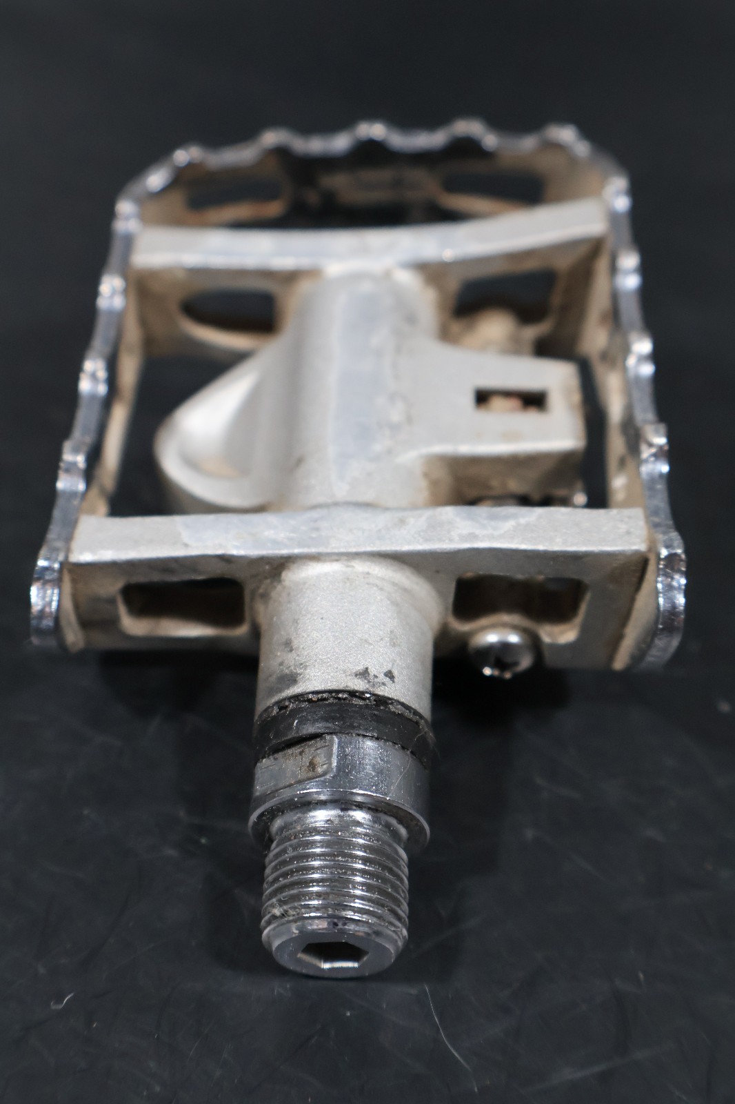 Shimano PD-M324 SPD Dual Sided Clipless Road Bike Pedals 9/16″ Touring Commuter