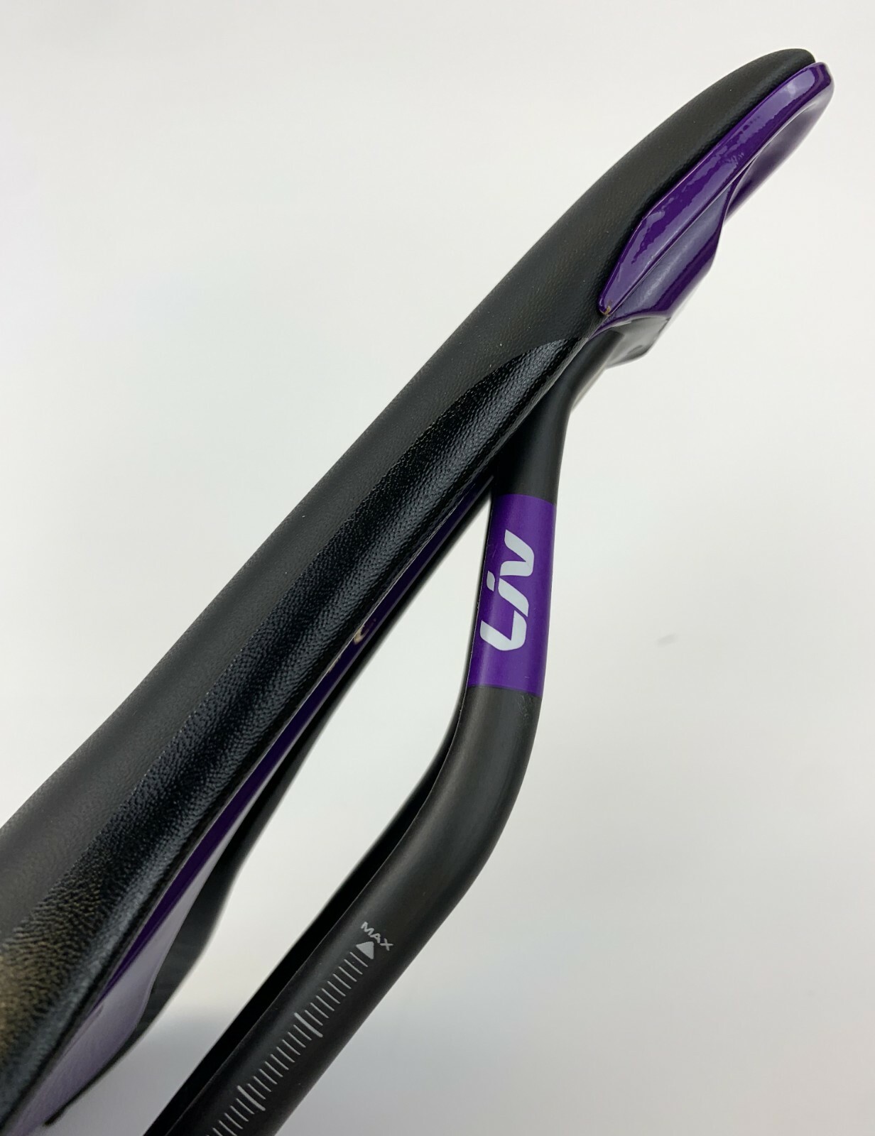 Liv Giant Women’s Contact SLR Upright Carbon Rail Saddle