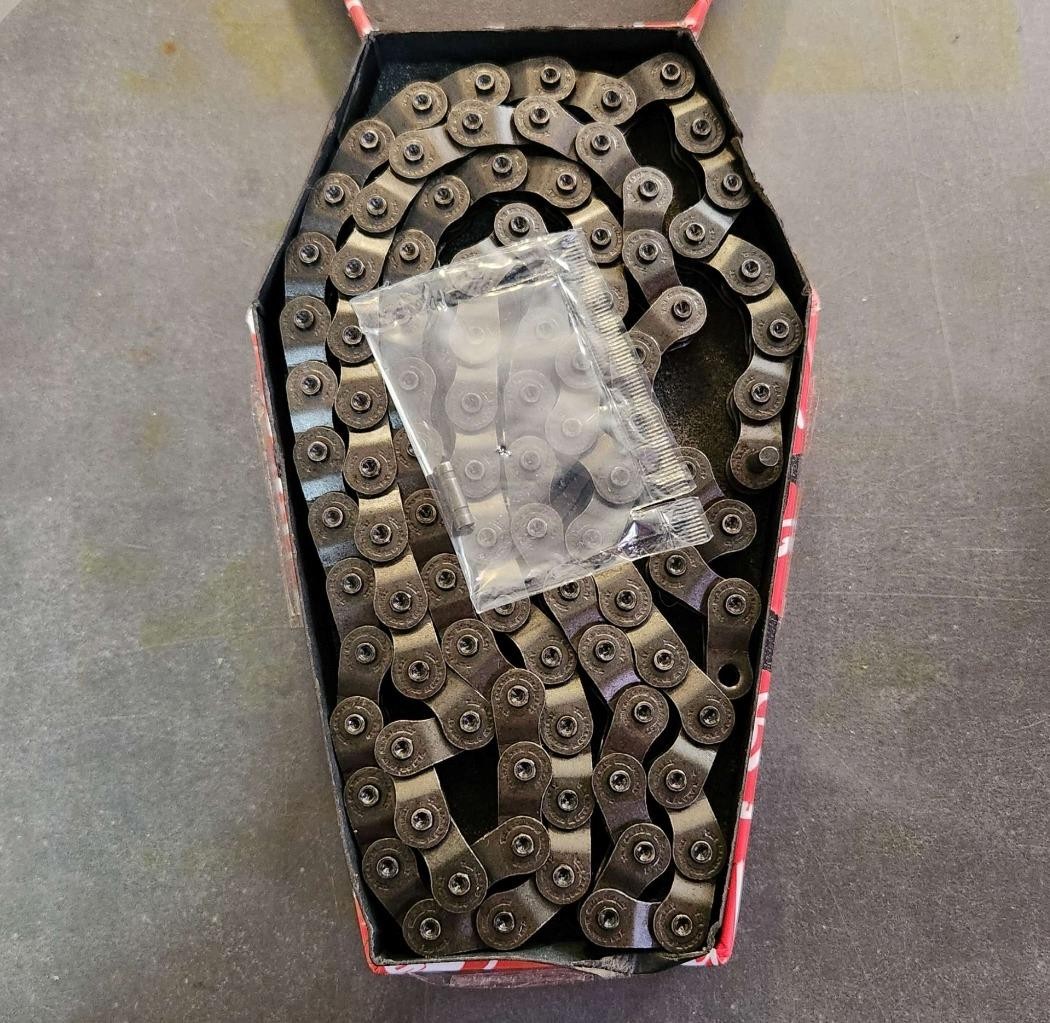 The Shadow Conspiracy Interlock V2 Chain 1/2″ x 1/8″ 98 Links Black OPEN PACKAGE
