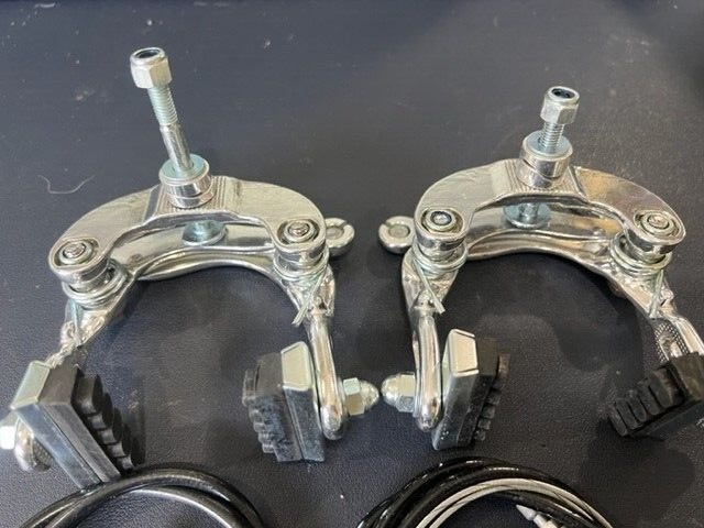 ! NOS LEE CHI CENTER PULL BRAKE SET WITH CABLES + YOKES BICYCLE ROAD BIKE