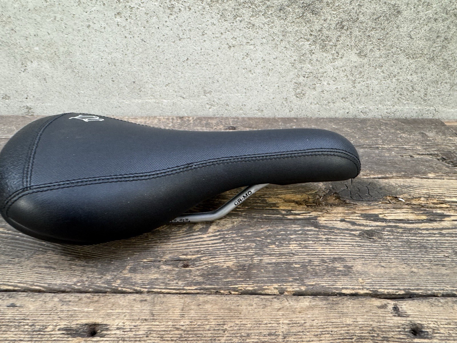 Bmx Seat Mid School Black Cromo Railed Velo