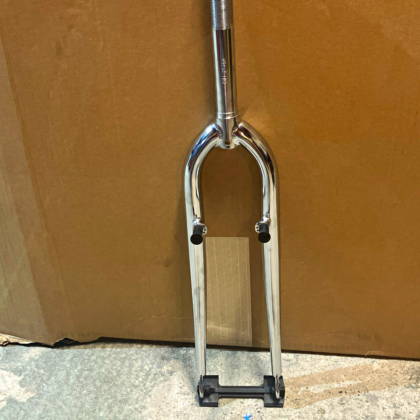 Silver Steel Rigid 26 in Bicycle Fork, 1 in Threaded Steerer, Cruiser
