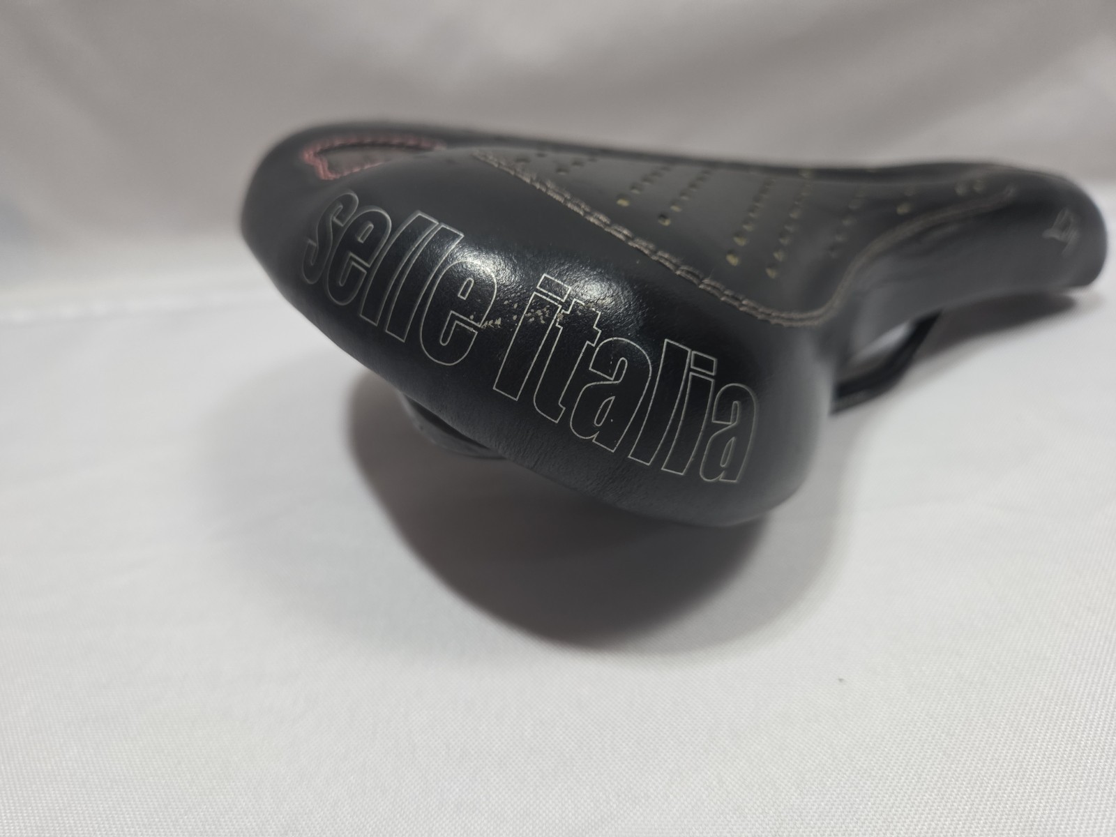 Selle Italia Gel Flow Technology Ldy Women’s Cutaway Gel Bicycle Saddle, Black