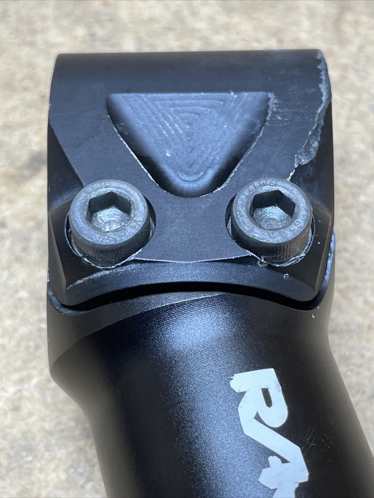 Race Face System ATB Stem 25.4mm Clamp, 125mm Length, 12° Rise, 1-1/8″ Steer