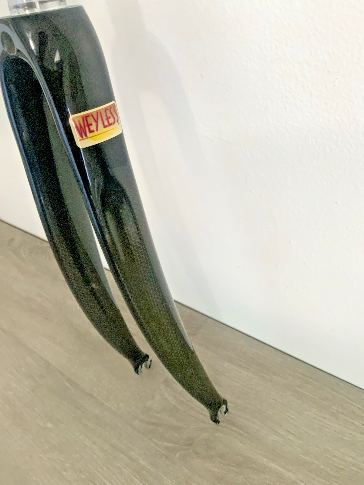 WEYLESS CARBON FORK 700C THREADLESS 1 1/8 542 GRAMS 258 MM STEERER