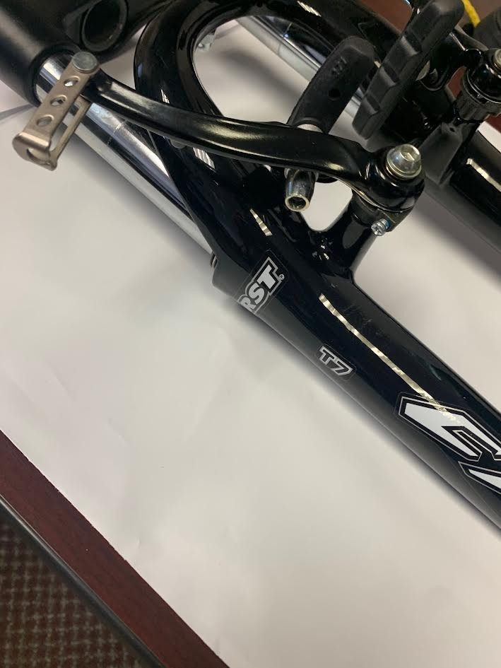 RST Capa T7 Suspension Fork with 7.5″ x 1 1/8 Threadless Steerer 100mm Trvl