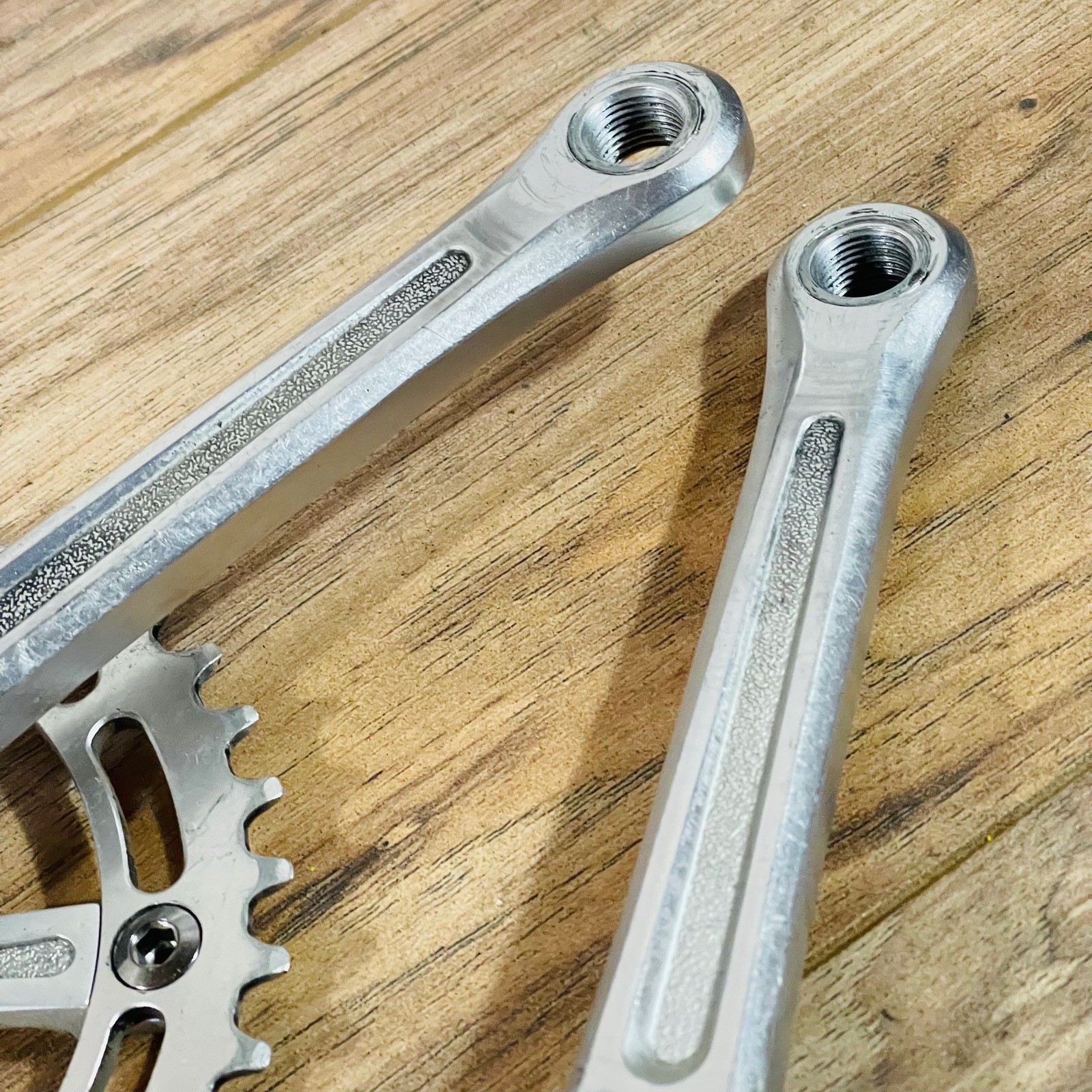 Vintage Shimano 600 Arabesque Crankset 170 40T One Key Crank Bolts