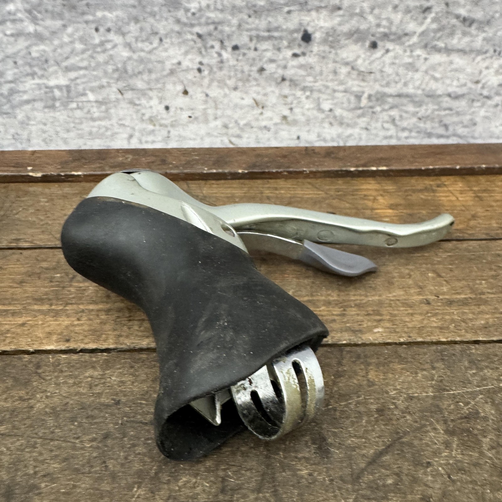 Vintage Shimano 105 ST-1055 Right Hood Cap STI Brake Shift Lever 8 Speed Parts
