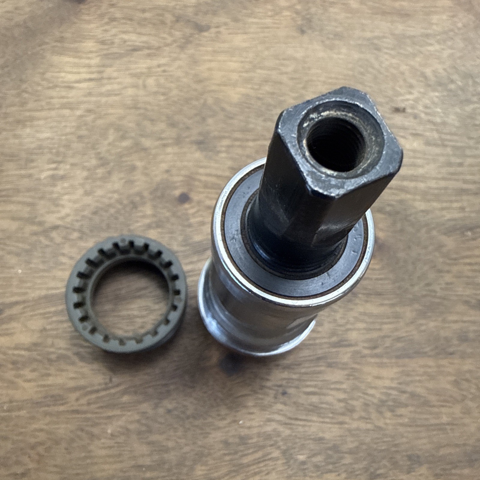 Shimano BB-UN52-E Bottom Bracket Triple 113mm 68mm English