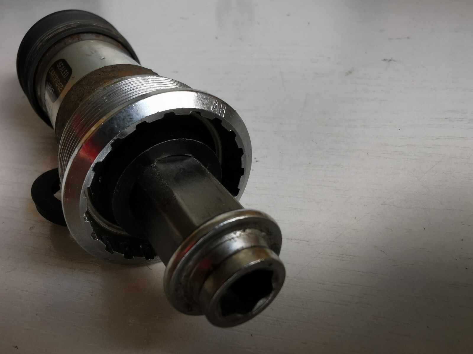 Shimano 600 Deore XT 113mm BB-UN73 bottom bracket BSA 1.37×24 TPI square taper