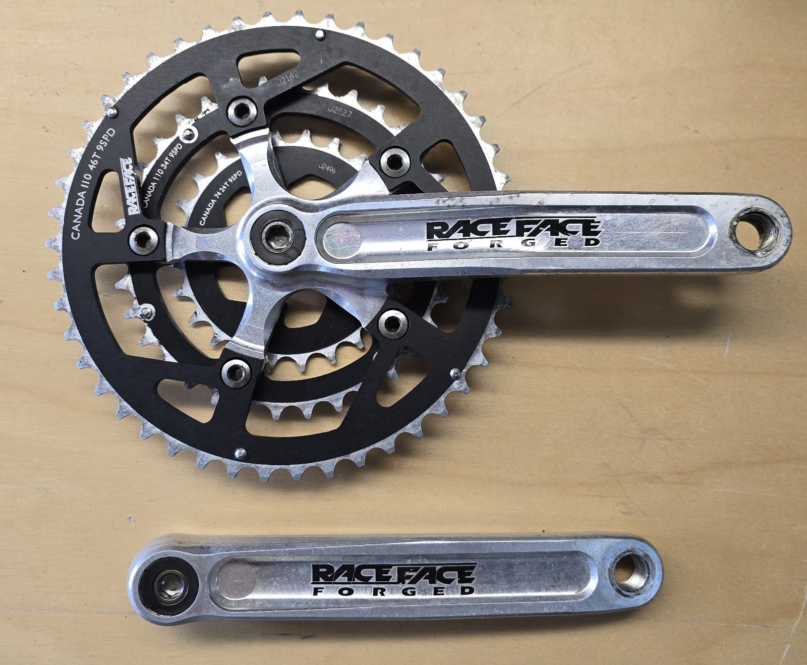 Race Face Forged Crankset – Vintage 90’s Retro MTB Triple,Isis, 175mm,BEST PRICE