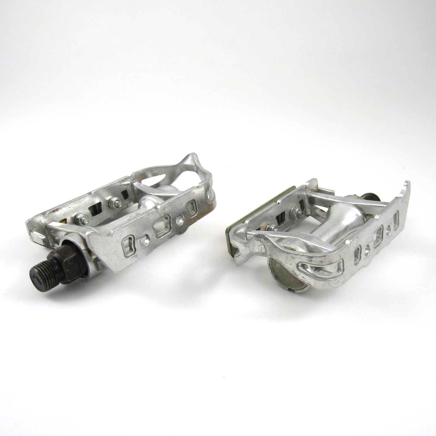 HTI A19 quill pedals with Cat Eye reflectors