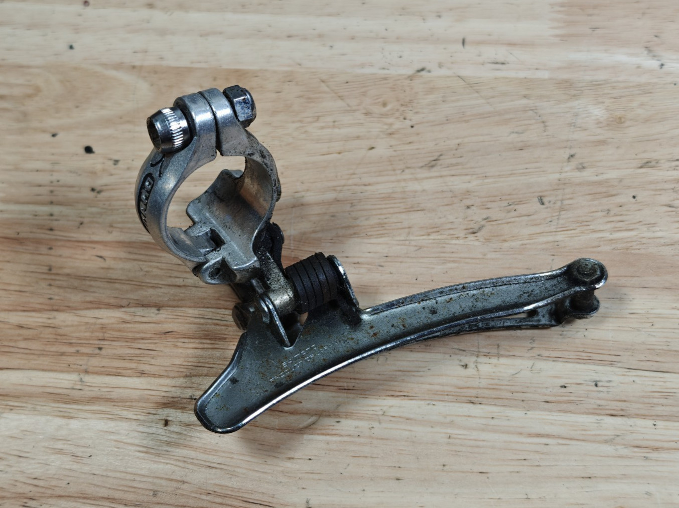 Vintage Shimano 600 Arabesque Front Derailleur 28.6 Clamp 2x Double