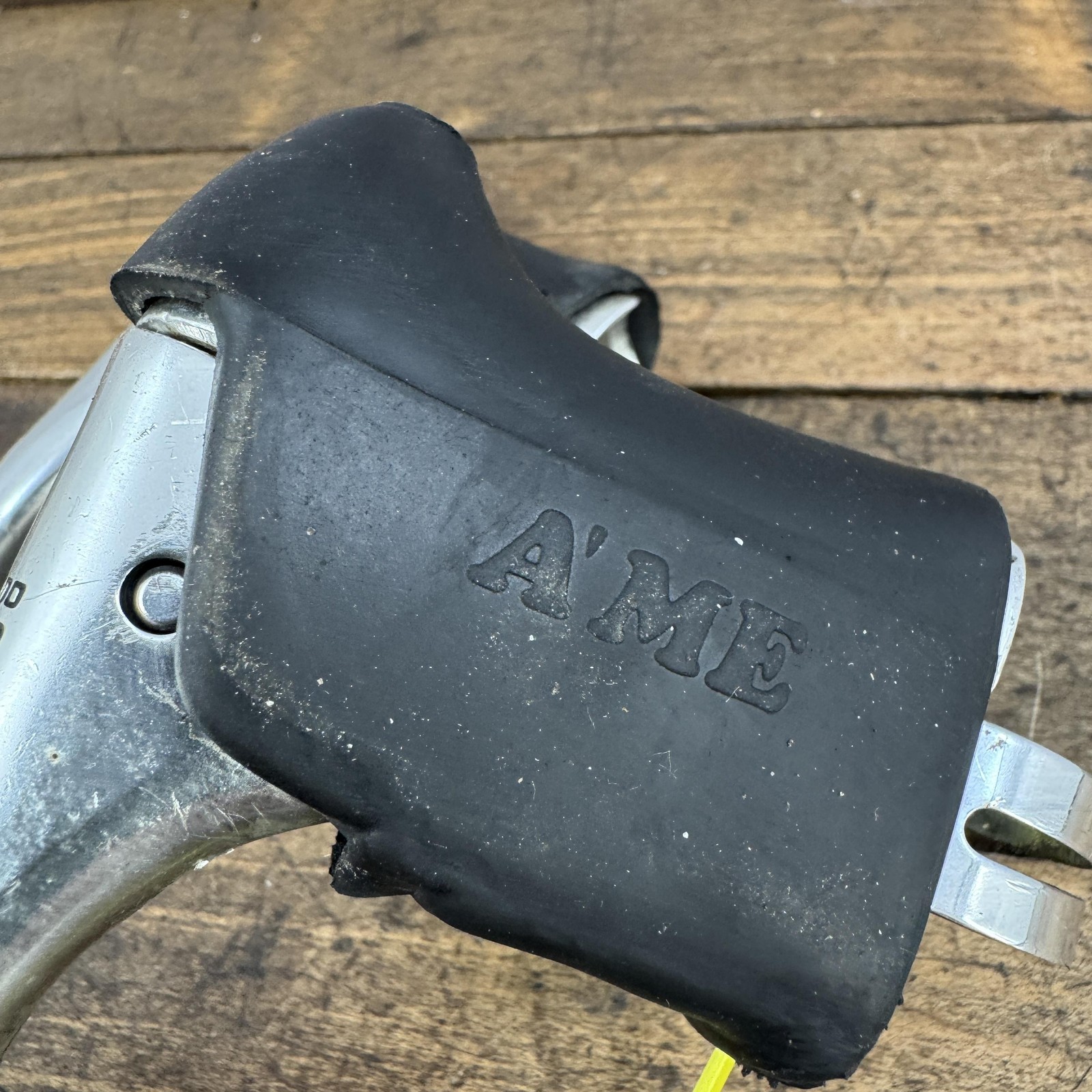 Vintage Shimano 600 Arabesque Brake Levers Drilled A’ME Hoods Drop Bar Road Bike