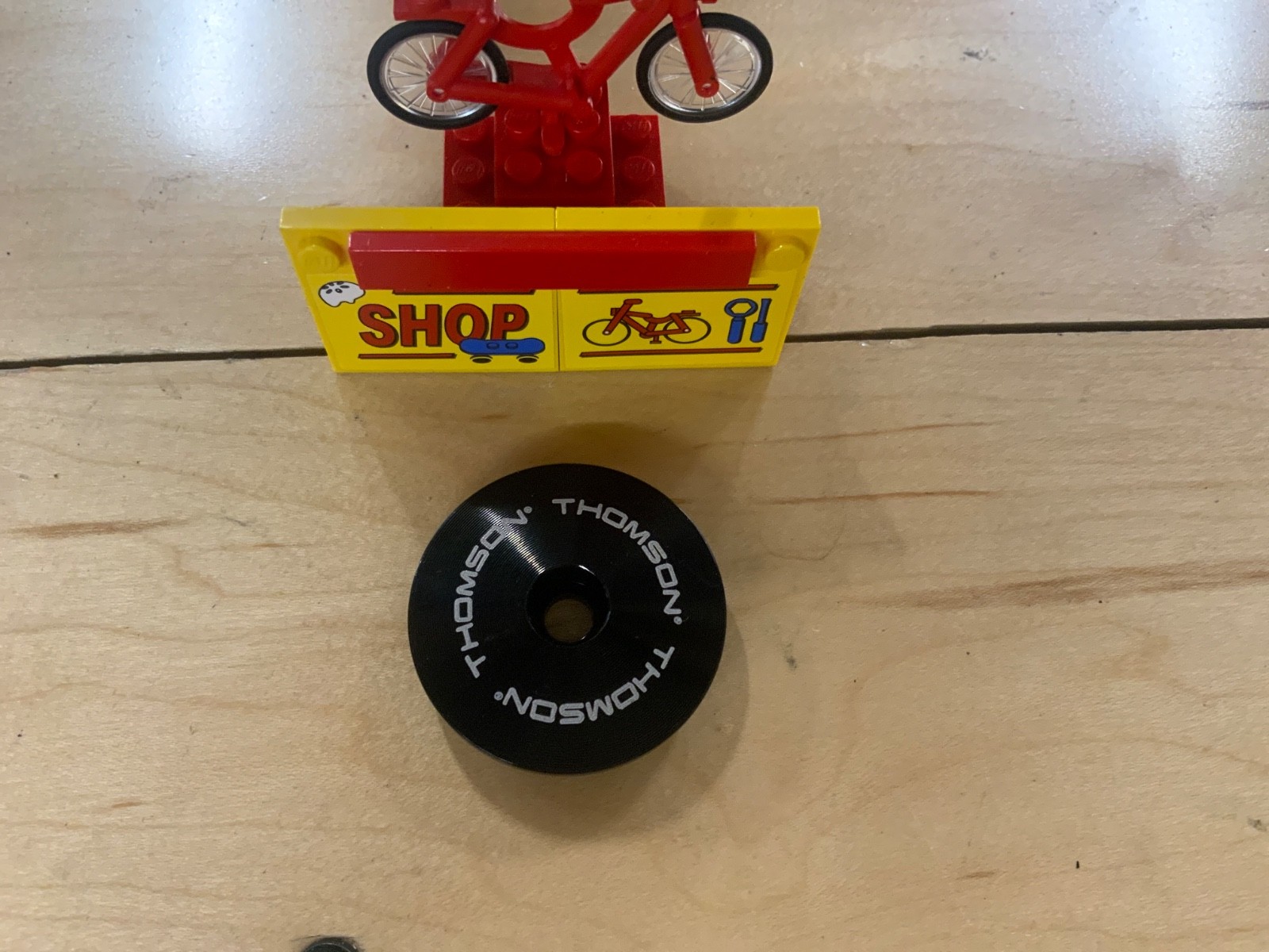 Thomson Aluminum stem top cap, 1.5″ – black
